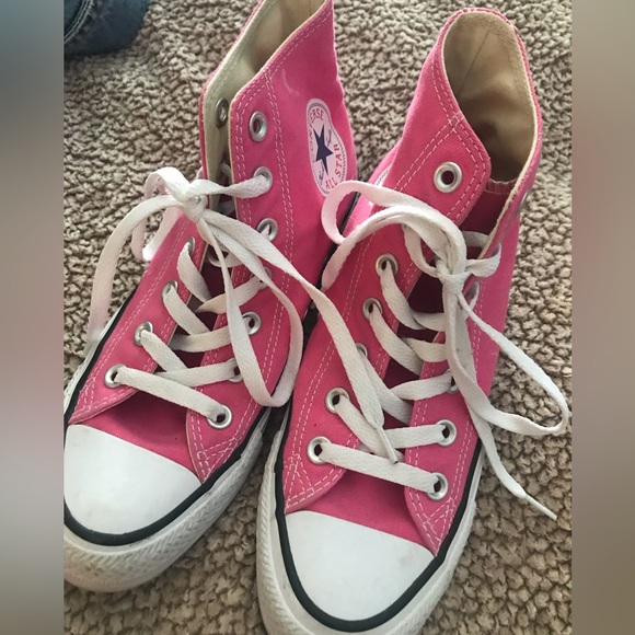 SOLD Chuck Taylor All Star Classic Pink High Top Converse Sneakers 6.5 Like NEW - Picture 1 of 8